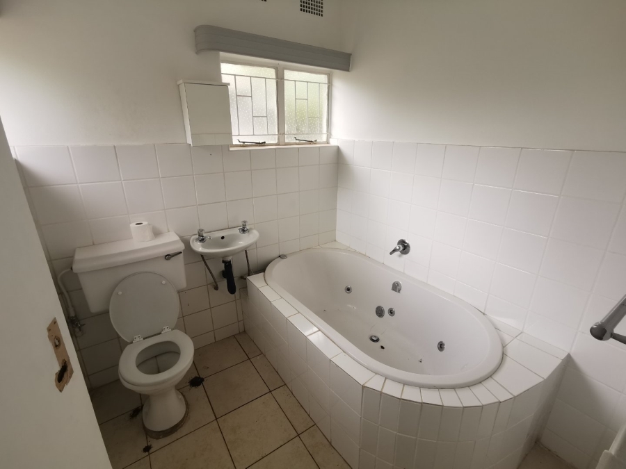 To Let  Bedroom Property for Rent in Flamwood North West